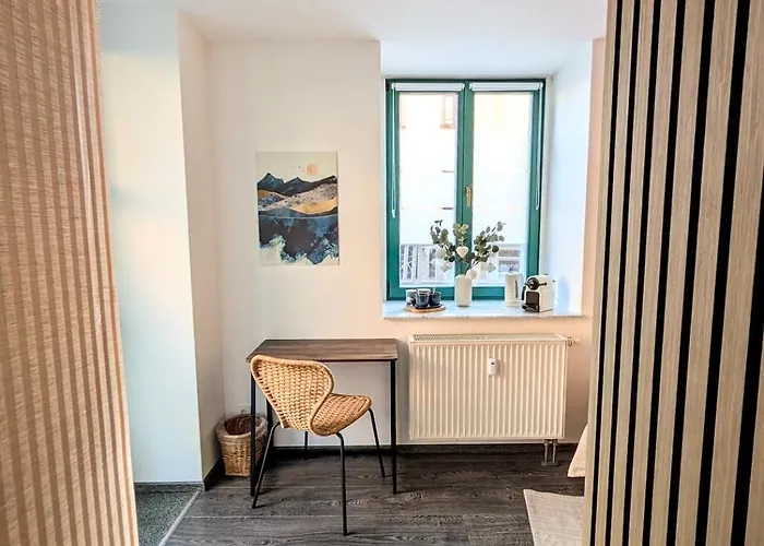 Modernes In Elbnaehe - Auf Wunsch Mit Auto *