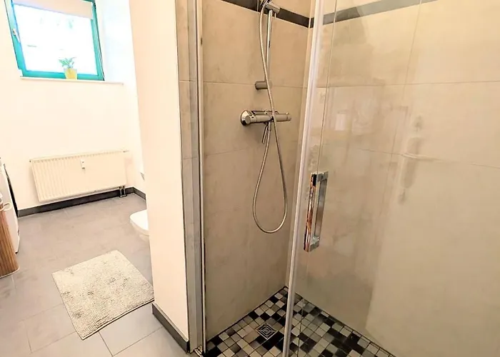 Modernes In Elbnaehe - Auf Wunsch Mit Auto *