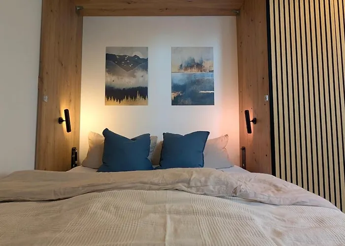 Modernes In Elbnaehe - Auf Wunsch Mit Auto Drážďany