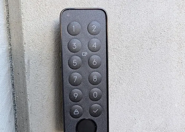 Modernes In Elbnaehe - Auf Wunsch Mit Auto Drážďany