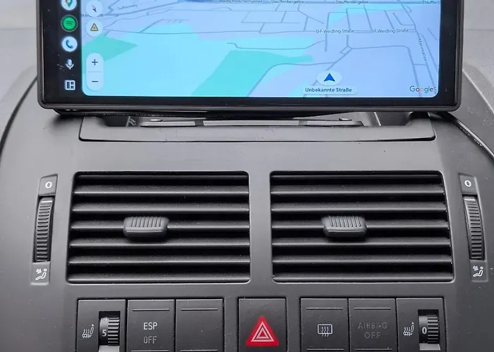 Modernes In Elbnaehe - Auf Wunsch Mit Auto Drážďany