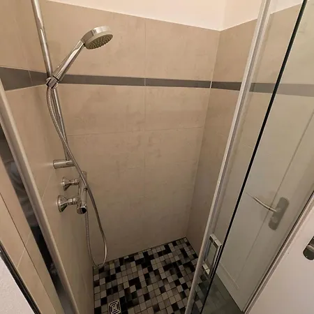 Modernes In Elbnaehe شقة *