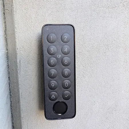 Modernes In Elbnaehe دريسدن
