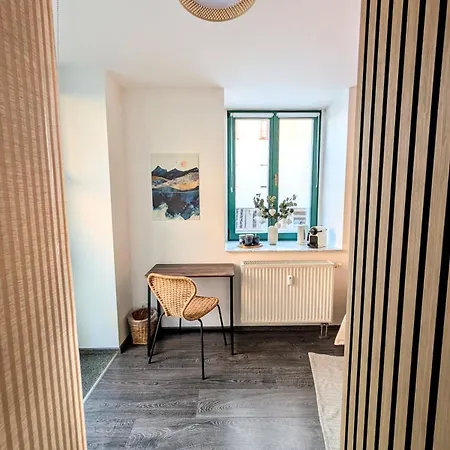 Modernes In Elbnaehe - Auf Wunsch Mit Auto *