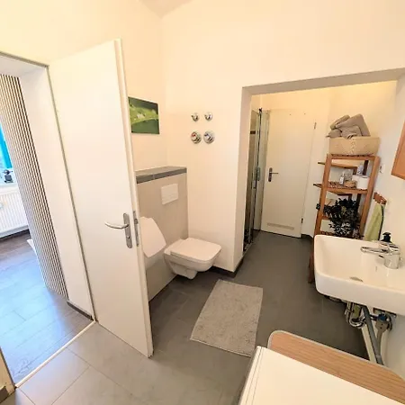 Modernes In Elbnaehe - Auf Wunsch Mit Auto Dresda